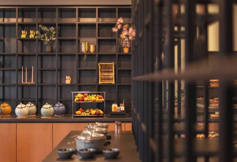 ホテル Holiday Inn   The Niu Tab Dusseldorf Main Station, An Ihg