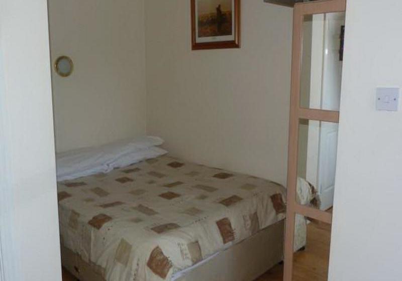 צימר Adelphi Guesthouse