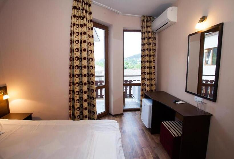 Bisser Hotel Free Parking Free Pool Access