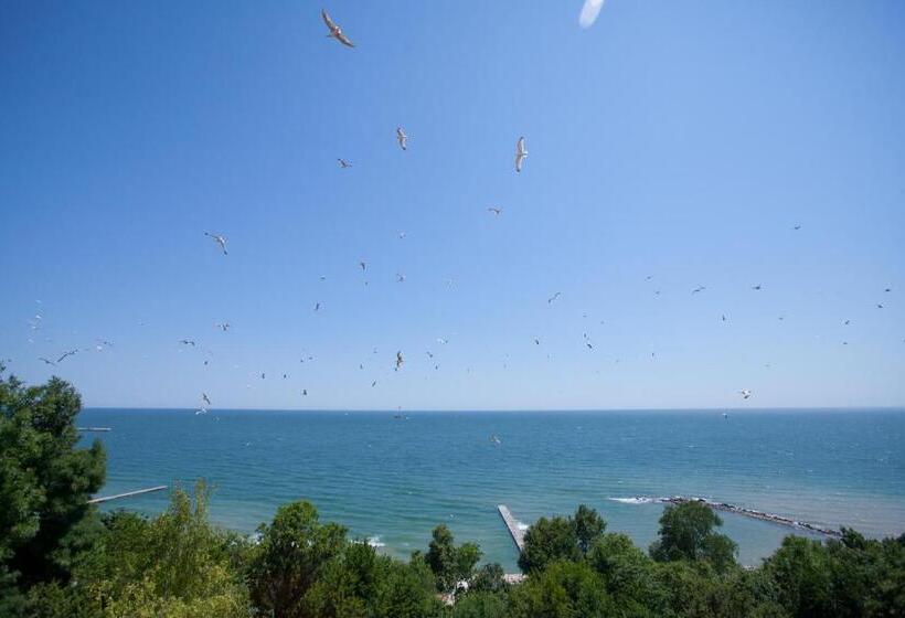 Bisser Hotel Free Parking Free Pool Access