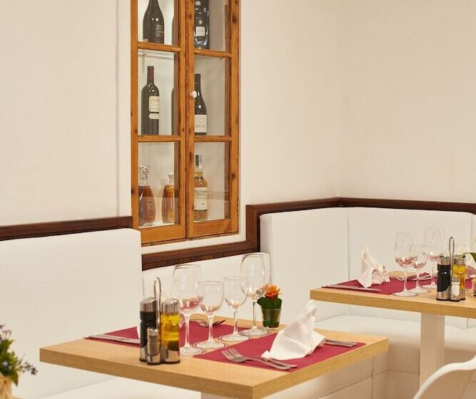 Хостел Colonial