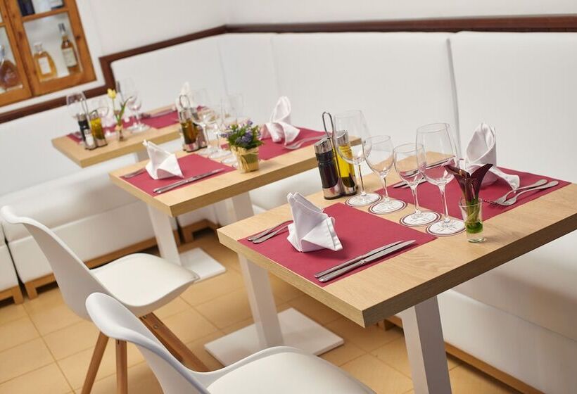 Хостел Colonial