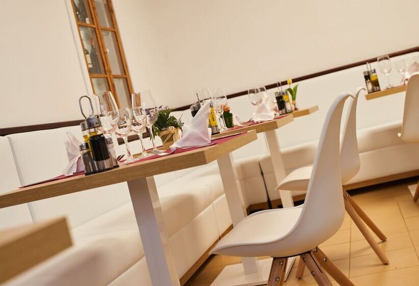 Хостел Colonial