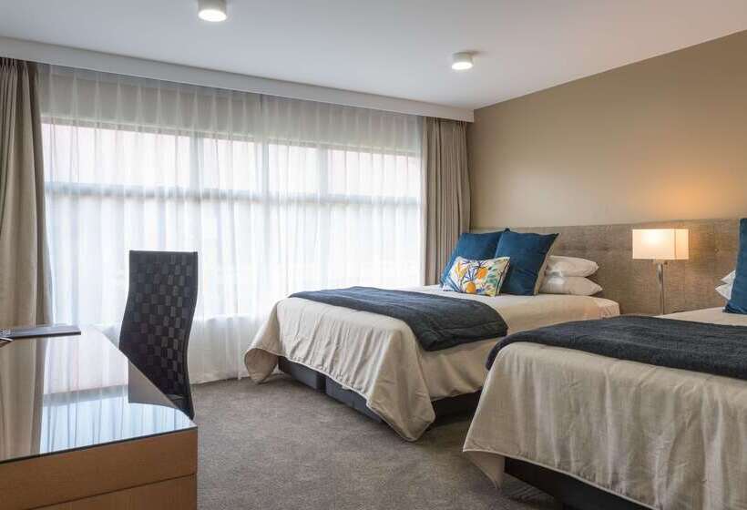 Distinction Hamilton Hotel & Conference Centre