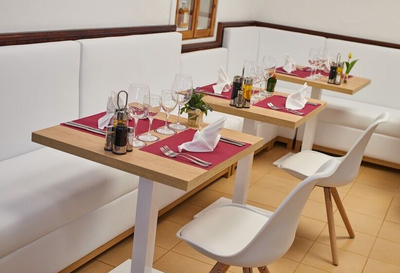 Хостел Colonial