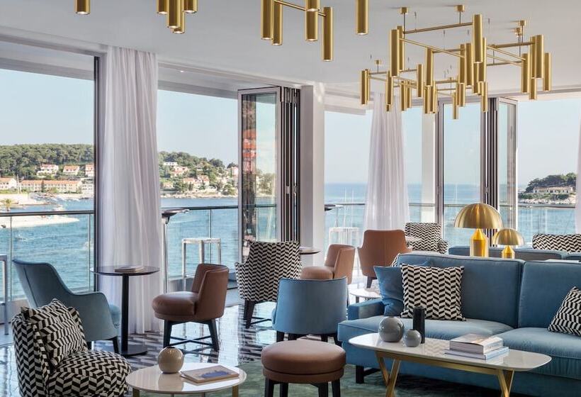 ホテル Adriana Hvar Spa