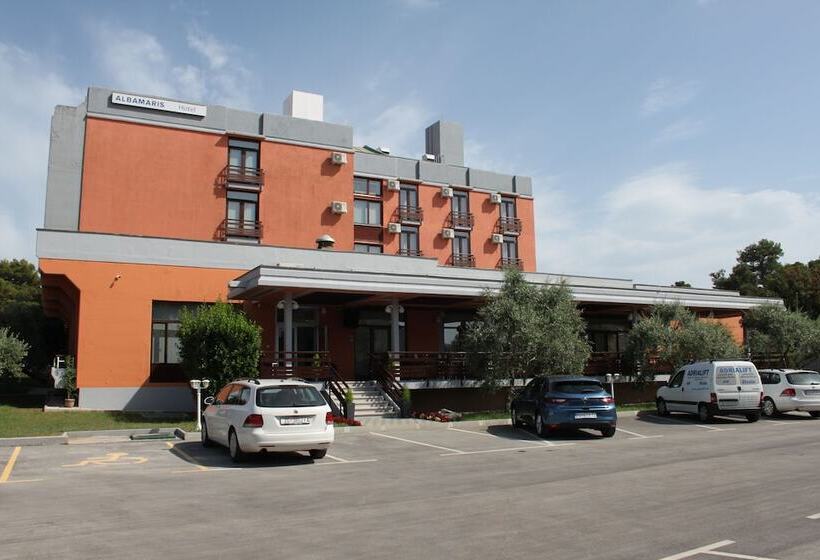 酒店 Albamaris