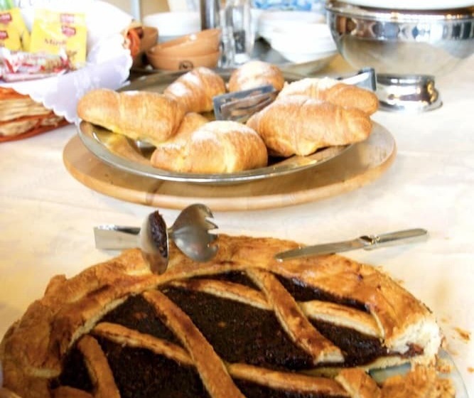 فندق Albergo Della Roccia