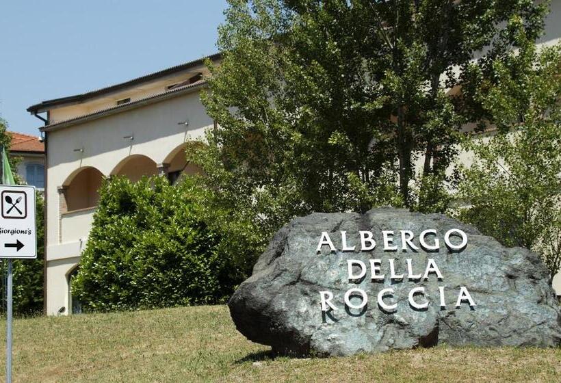 فندق Albergo Della Roccia