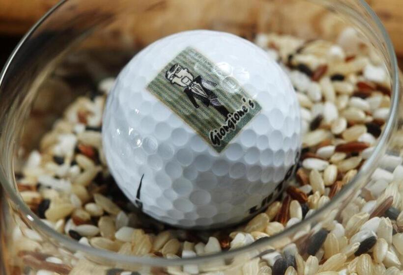 فندق Albergo Della Roccia