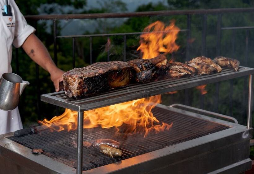 Отель Amaya Hills Kandy