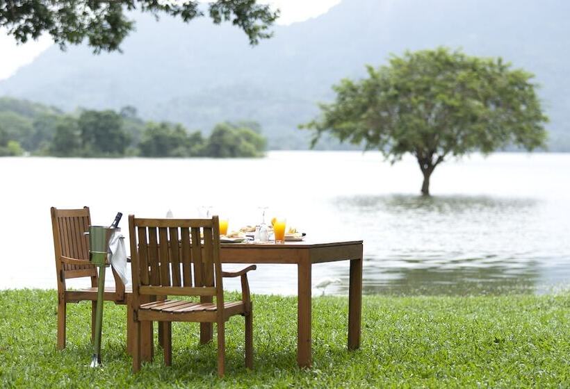 Отель Amaya Lake Dambulla