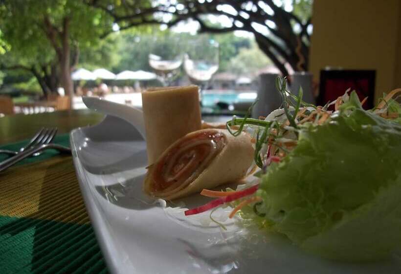 Отель Amaya Lake Dambulla