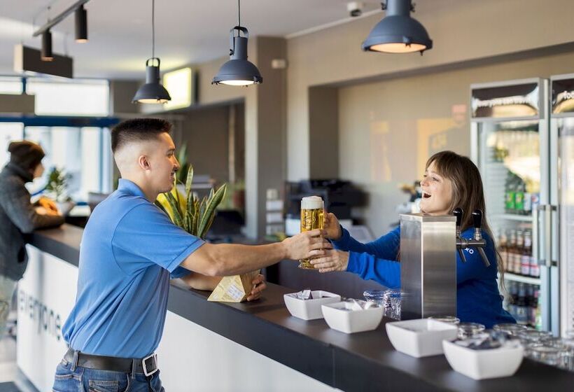 호텔 a&o Dresden Hauptbahnhof