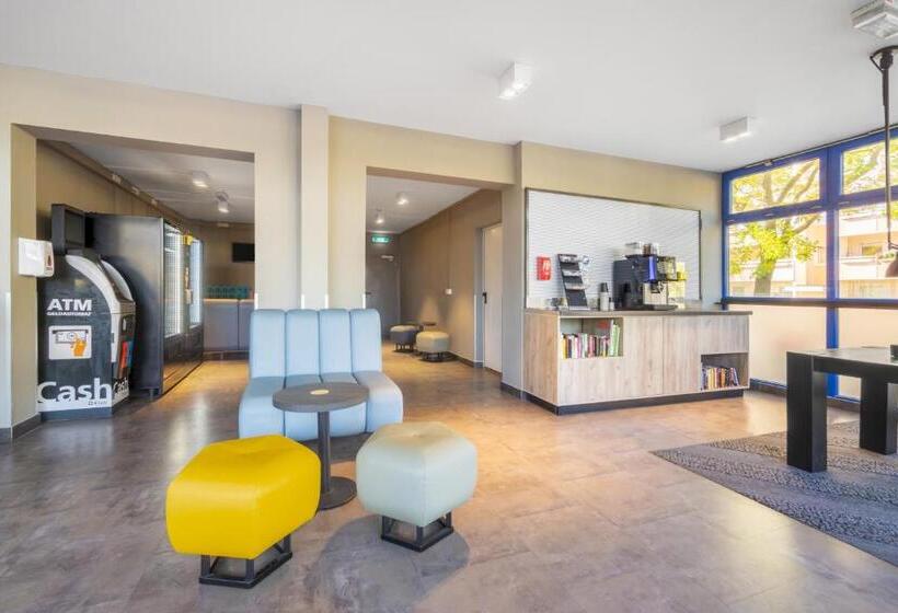 호텔 a&o Dresden Hauptbahnhof