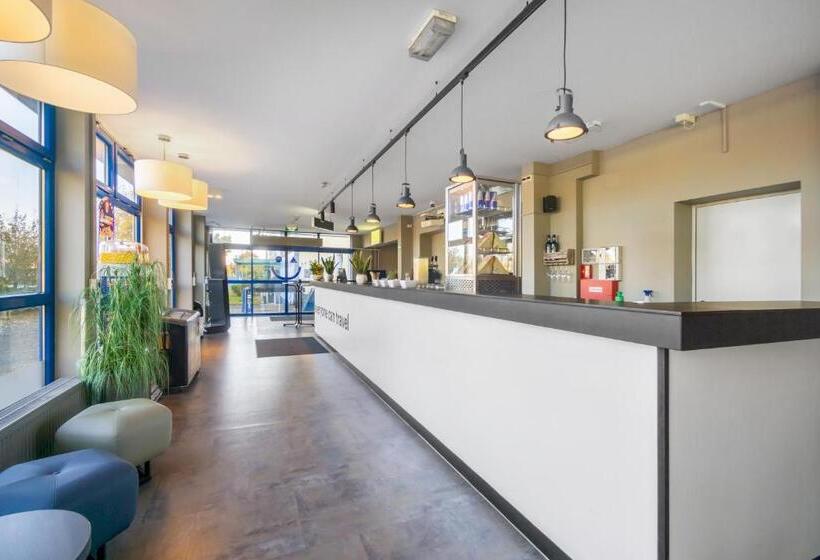 호텔 a&o Dresden Hauptbahnhof