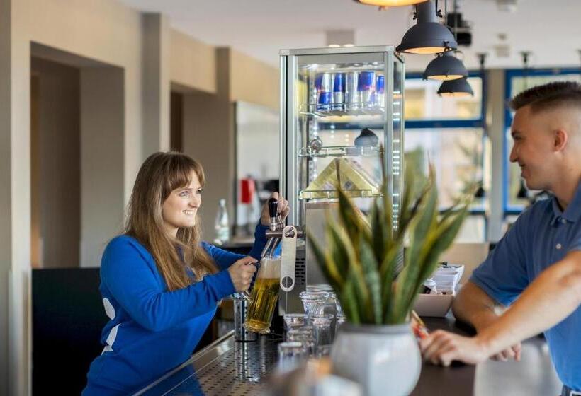 호텔 a&o Dresden Hauptbahnhof