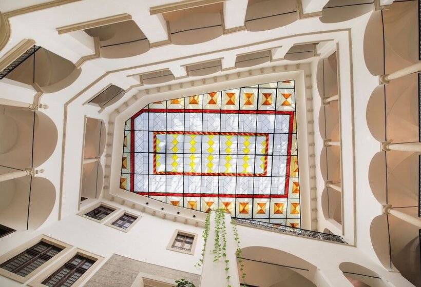 هتل Arcadia Boutique