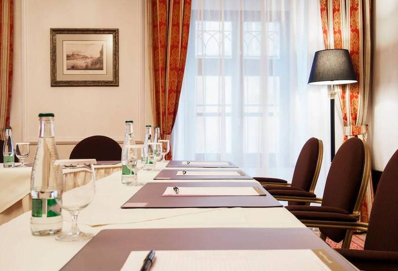 هتل Arcadia Boutique