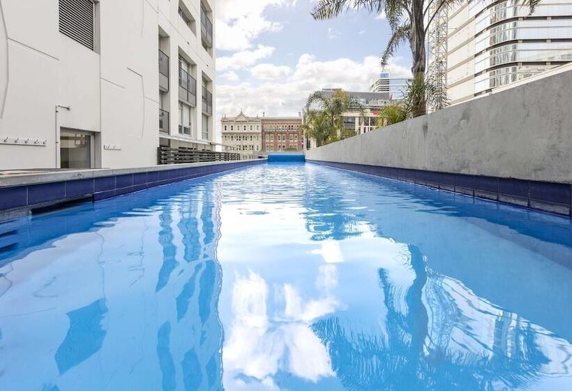 בית מלון כפרי Auckland Harbour Suites