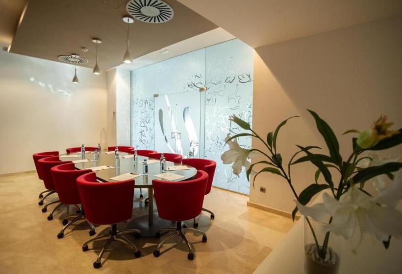 فندق Azz Valencia Táctica