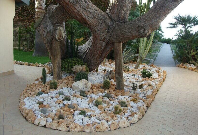 בית מלון כפרי Baia Delle Sirene Beach Resort