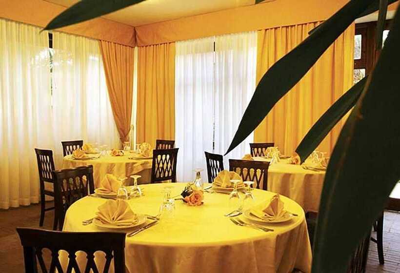 בית מלון כפרי Baia Delle Sirene Beach Resort