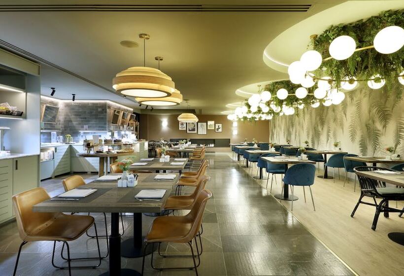 ホテル Barcelo  Oviedo Cervantes