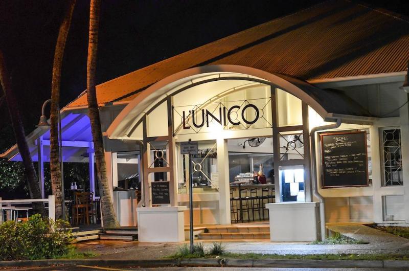 هتل Beachfront Apartments On Trinity Beach