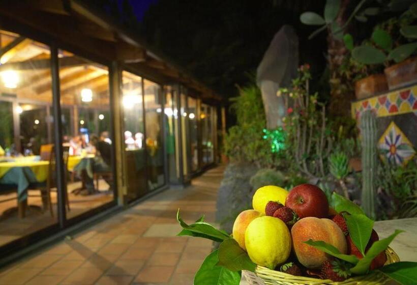 ホテル Borgo Verde