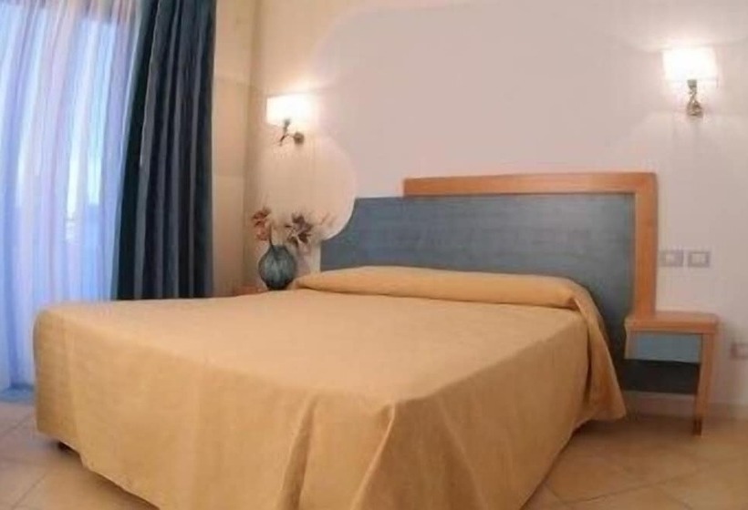 酒店 Club Cala Longa