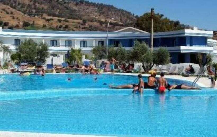 호텔 Club Cala Longa