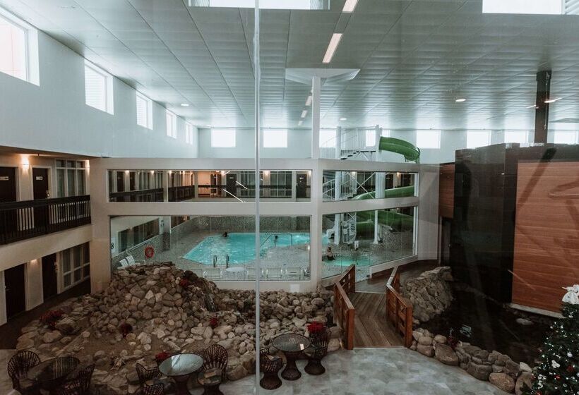 בית מלון כפרי Coast Nisku Inn & Conference Centre