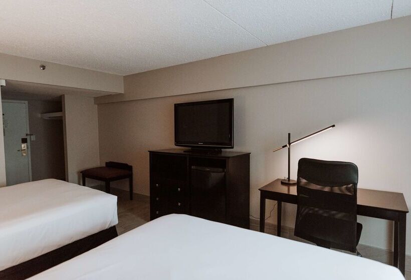 בית מלון כפרי Coast Nisku Inn & Conference Centre