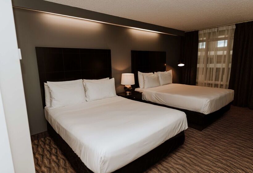 בית מלון כפרי Coast Nisku Inn & Conference Centre