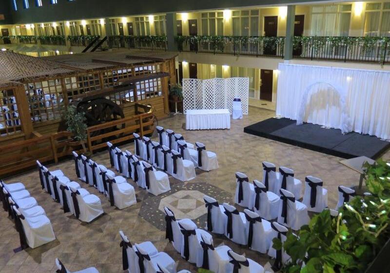 ホテル Coast Nisku Inn & Conference Centre