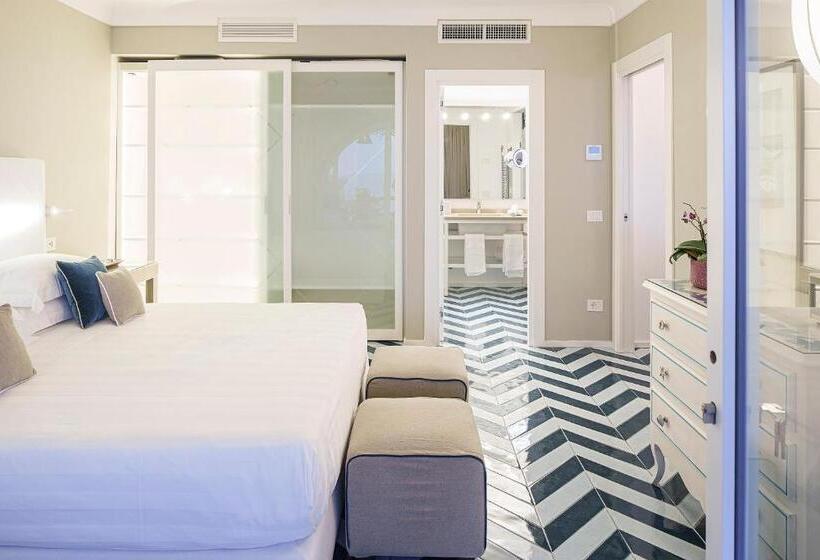 בית מלון כפרי Costa Del Capitano Seaside Villas