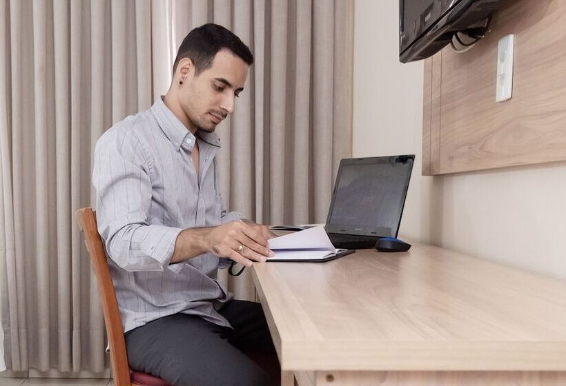 ホテル Dan Inn Araraquara