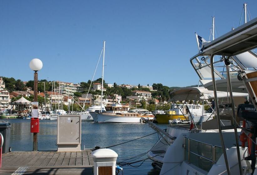 בית מלון כפרי De La Baie