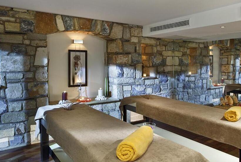 هتل Divan Bodrum Palmira