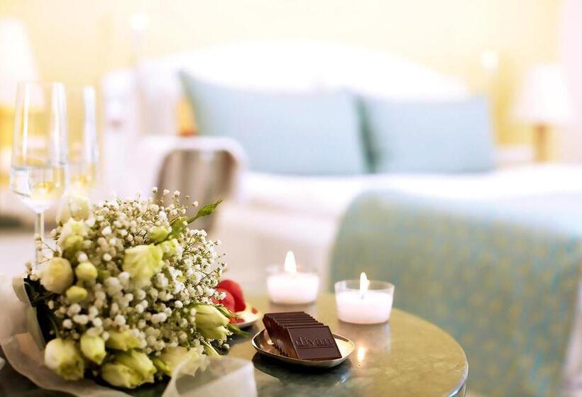 호텔 Divan Bodrum Palmira