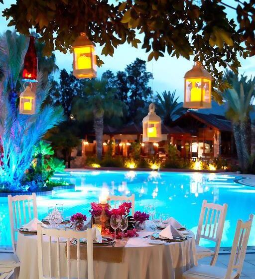 호텔 Divan Bodrum Palmira