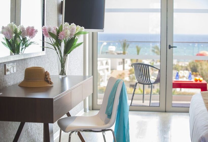 Faros Hotel Ayia Napa