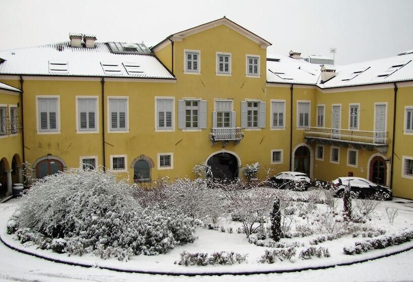 Grand Hotel Entourage   Palazzo Strassoldo