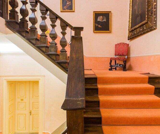 Grand Hotel Entourage   Palazzo Strassoldo