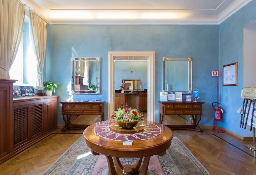 Grand Hotel Entourage   Palazzo Strassoldo