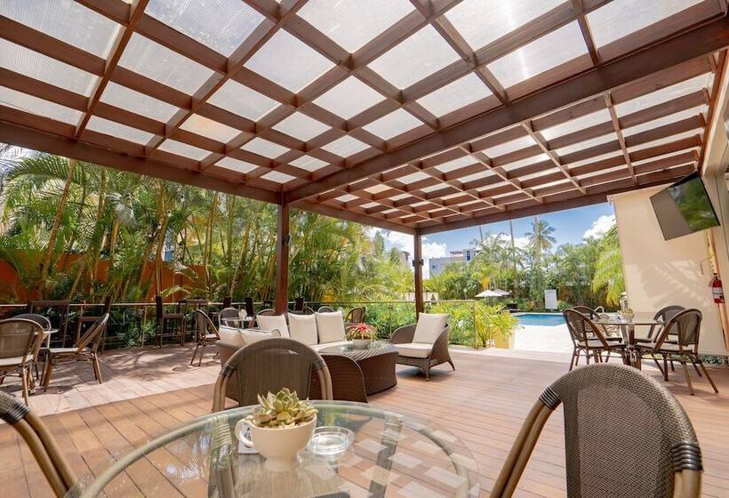 בית מלון כפרי Hodelpa Garden Court