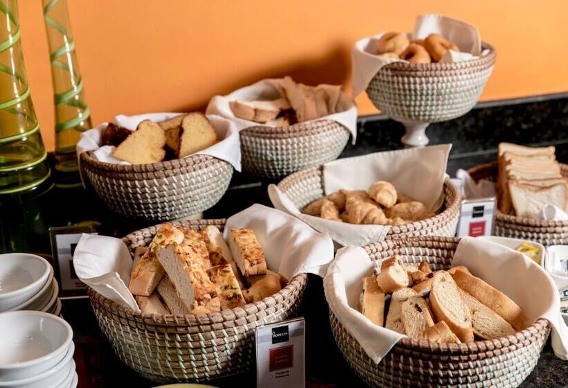 בית מלון כפרי Hodelpa Garden Court