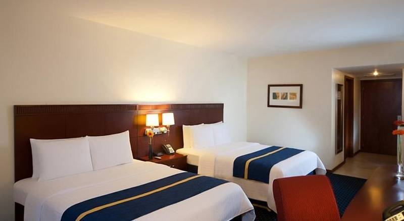 בית מלון כפרי Hodelpa Garden Court