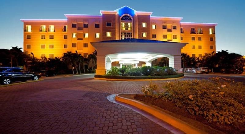 בית מלון כפרי Hodelpa Garden Court